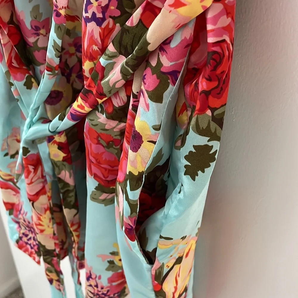 Ms Lovely Silk Robe - Picture 6 of 7